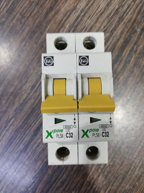 فیوز مینیاتوری