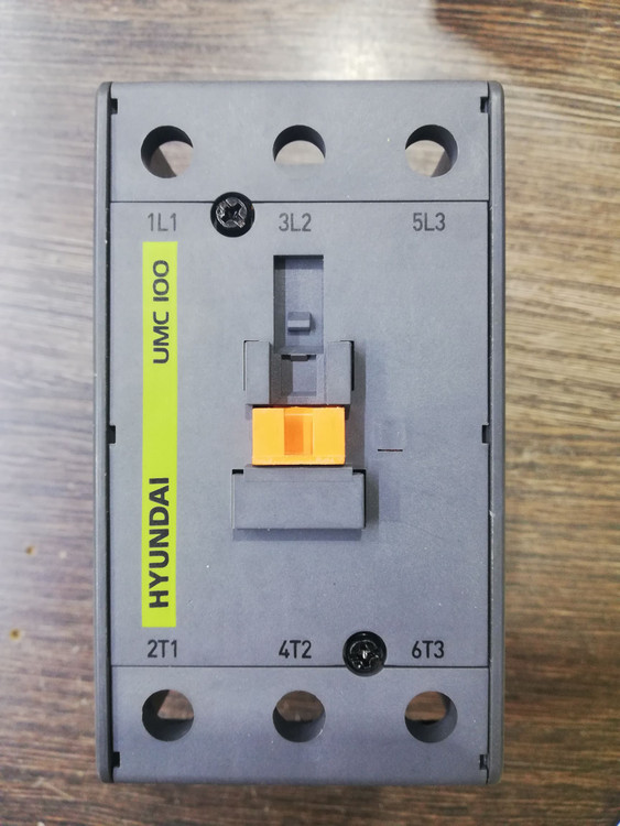 کنتاکتور UMC100A