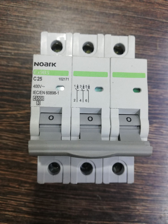 فیوز مینیاتوری