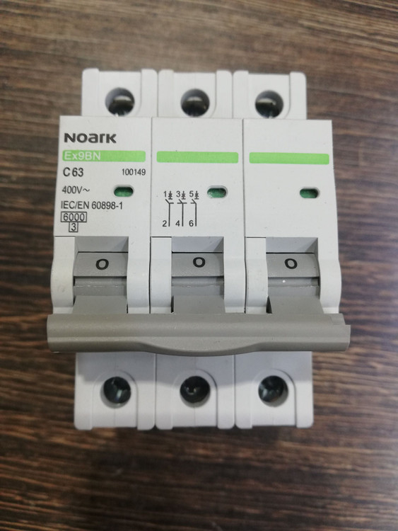 فیوز مینیاتوری