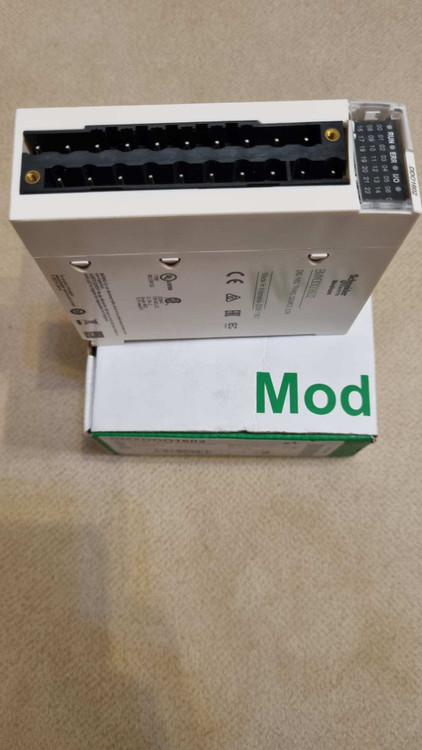 کارت خروجی اشنایدر